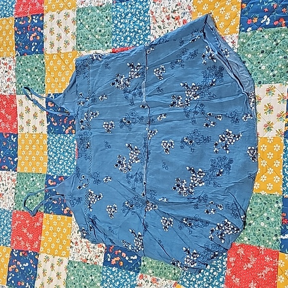 3 for $10 | Floral Tank | Medium - Picture 3 of 6
